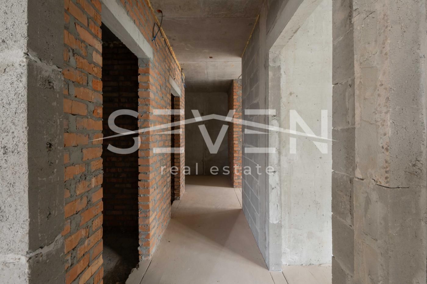 Продаж 3к квартира 73 м2 ЖК Галактика Сверстюка 6д метро Лівобережна