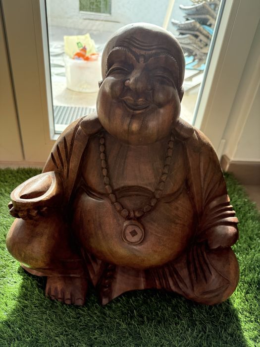 Buda da Alegria — Madeira de Bali