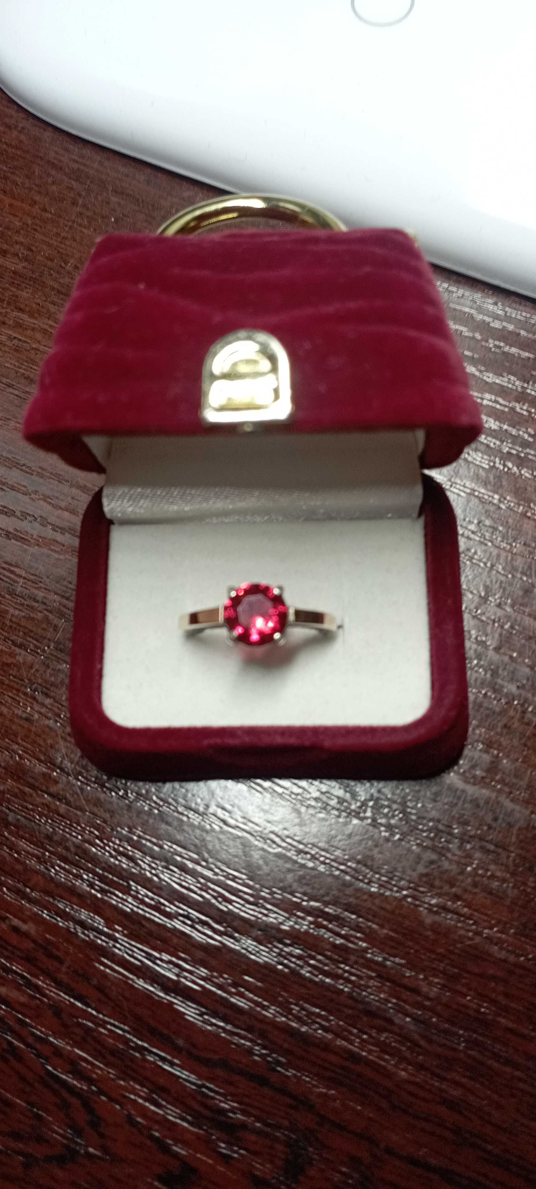Серебряное кольцо