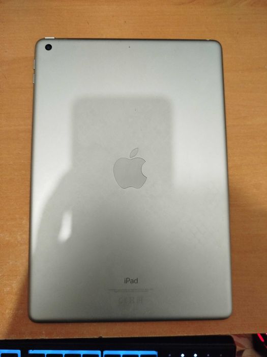 iPad 10.2" 9ª gen 64 GB + Apple Pencil 1ª gen + capa c/ teclado e rato