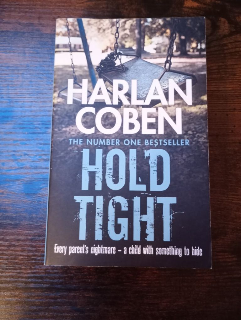 Książka w języku angielskim Harlan Coben Hold Tight