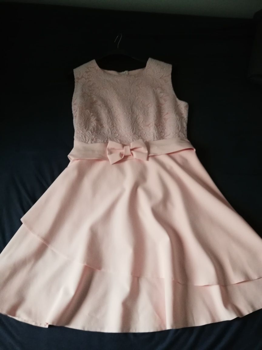 Różowa sukienka w rozm 46