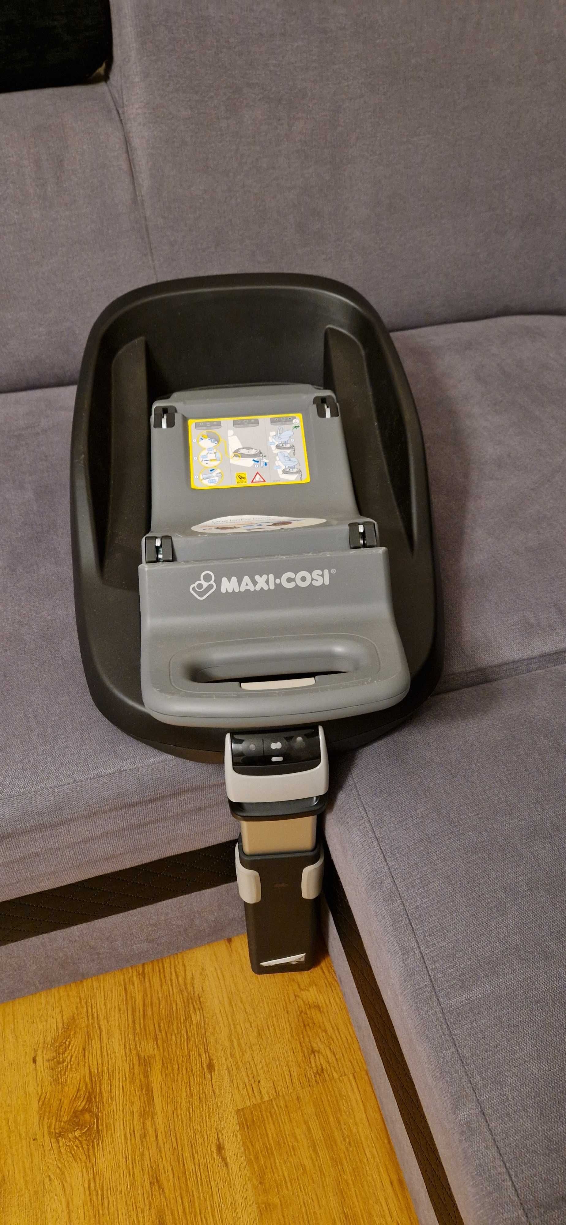 Maxi cosi-nosidełko Cabriofix, baza Familyfix, wkładka dla niemowlaka