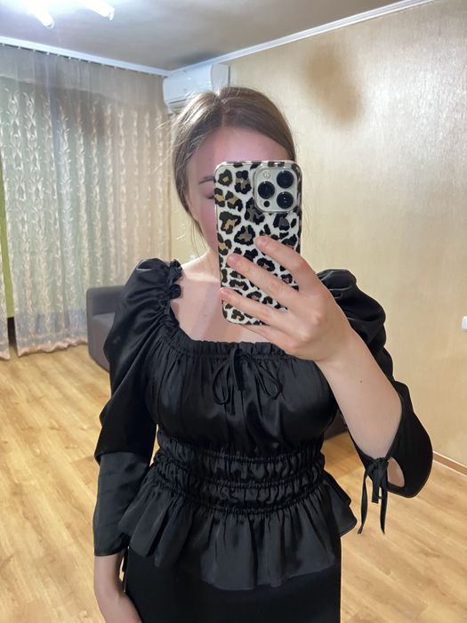 Блуза чорна