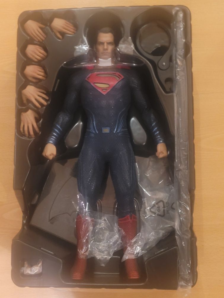 Hot Toys BVS Superman MMS343