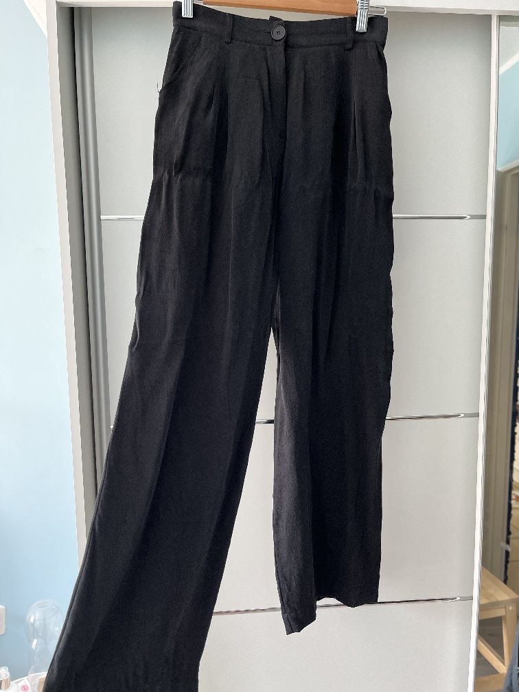 Czarne szerokie spodnie Mattis Black Cupro r. XS BohemiSoul