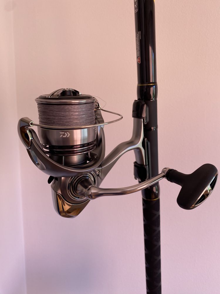 Carreto Daiwa Exceler LT 4000CXH