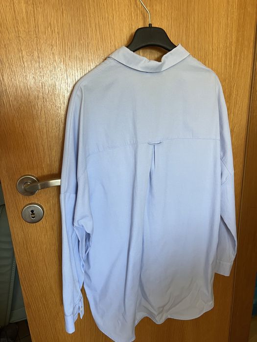 Camisa azul oversized Bershka