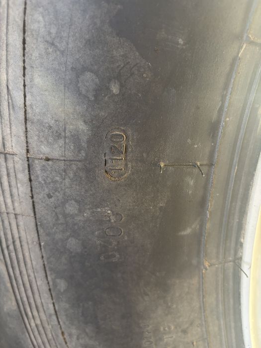 Koła New Holland Case opony 16.9- 30 420mm Mitas