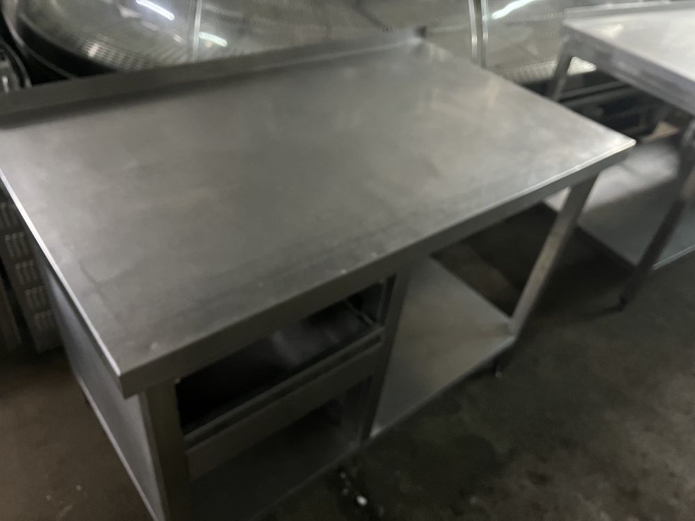 Escaparate em inox com uma gaveta 1.20mt x 70cm