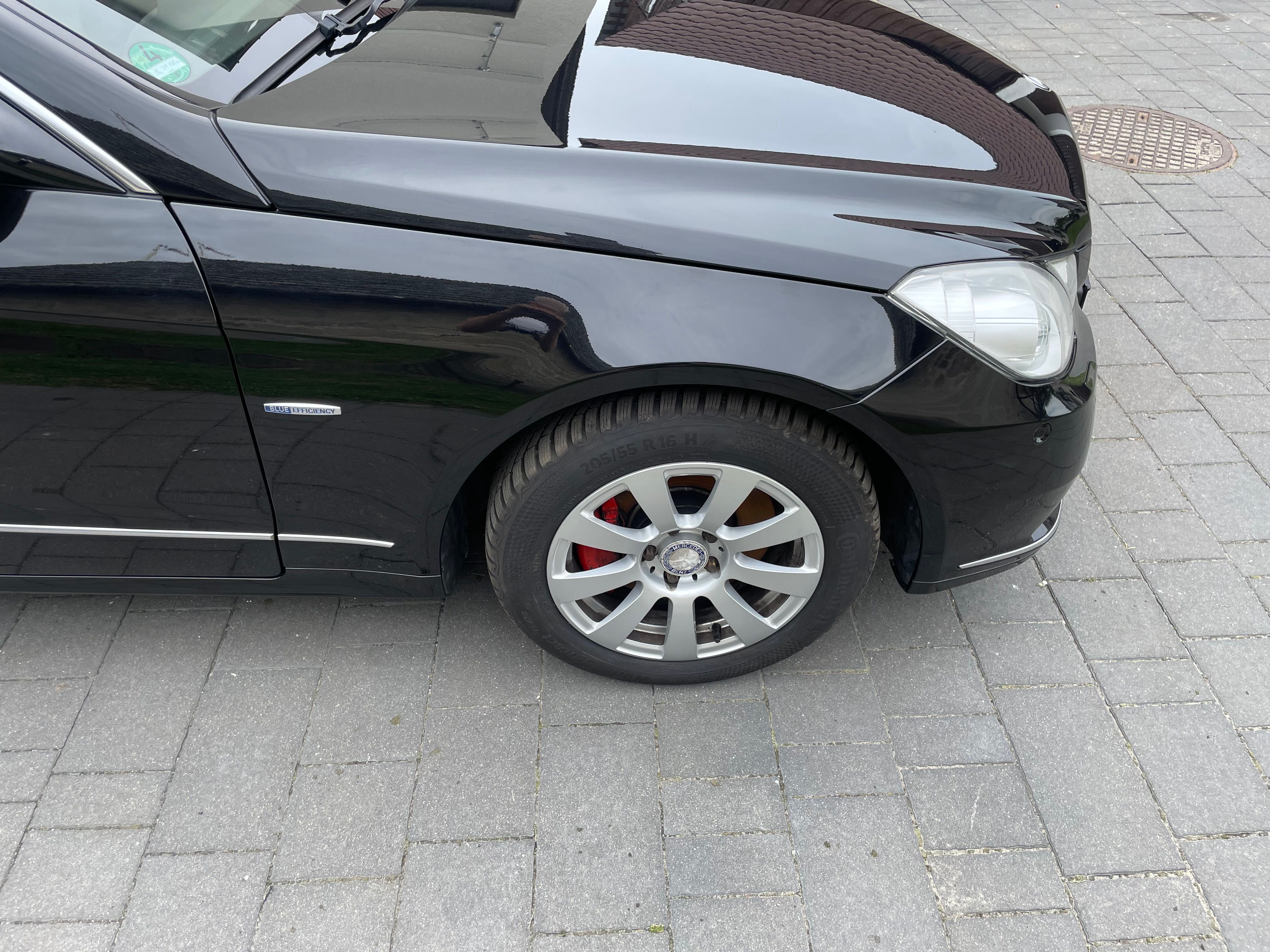 mercedes W207 błotnik prawy przód 197 czarny coupe kabrio W212