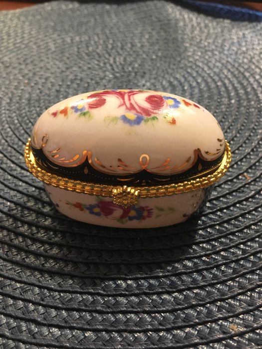 szkatułka puzderko MG vintage