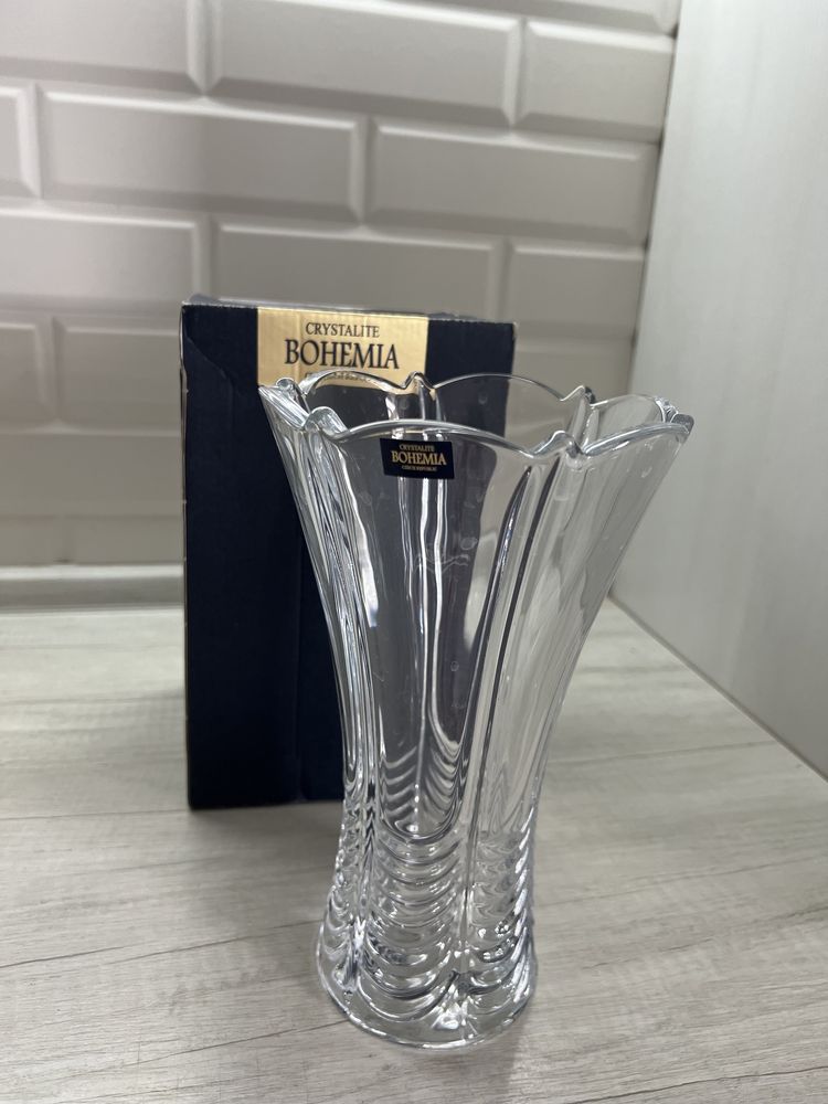 Ваза Bohemia нова