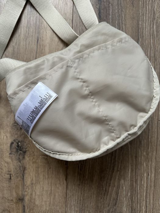 Сумка бананка uniqlo