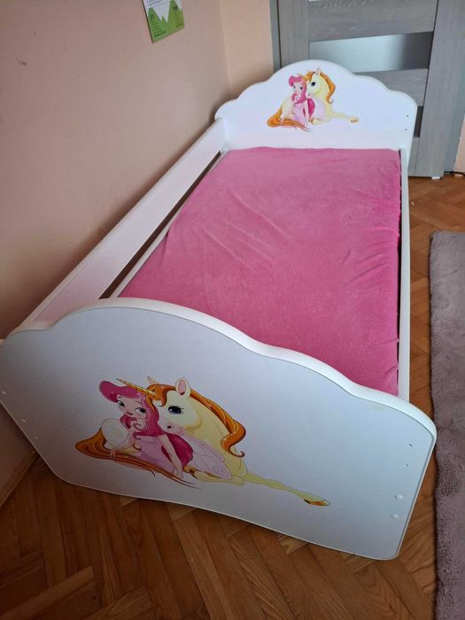 Łóżko dla dziewczynki