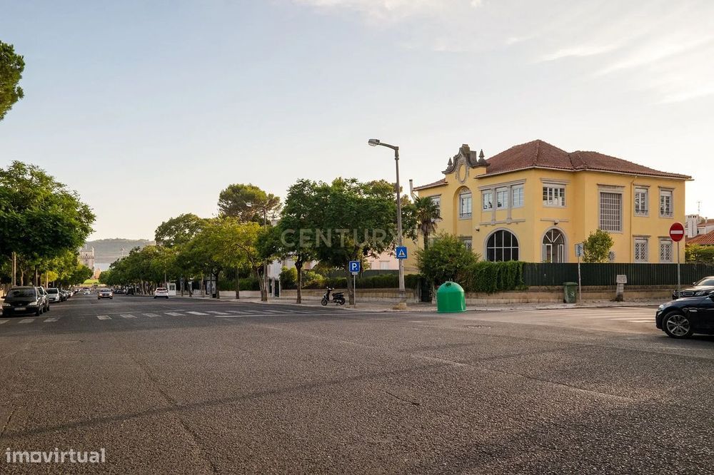 Fantástica Moradia no Restelo - Belém