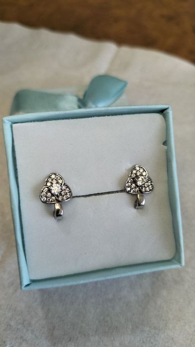 Продам нові срібні сережки 925 проби зі вставками каменю куб цирконію