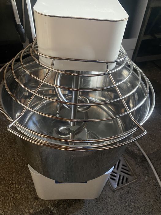 Miesiarka do ciasta HENDI