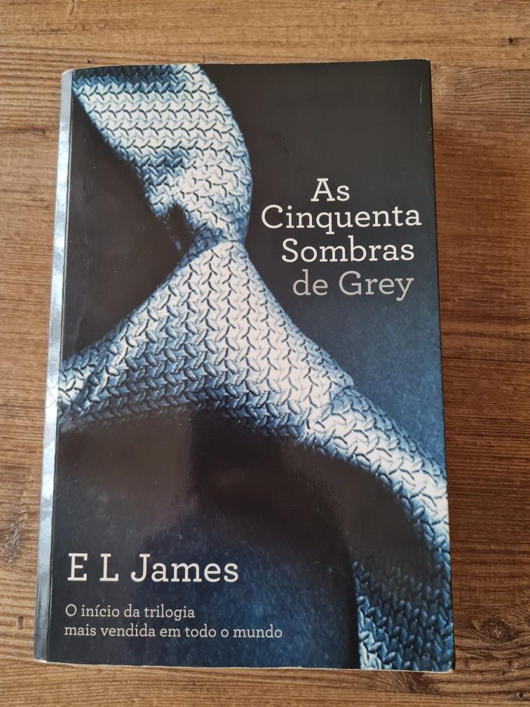 Livro "As Cinquenta Sombras de Grey"