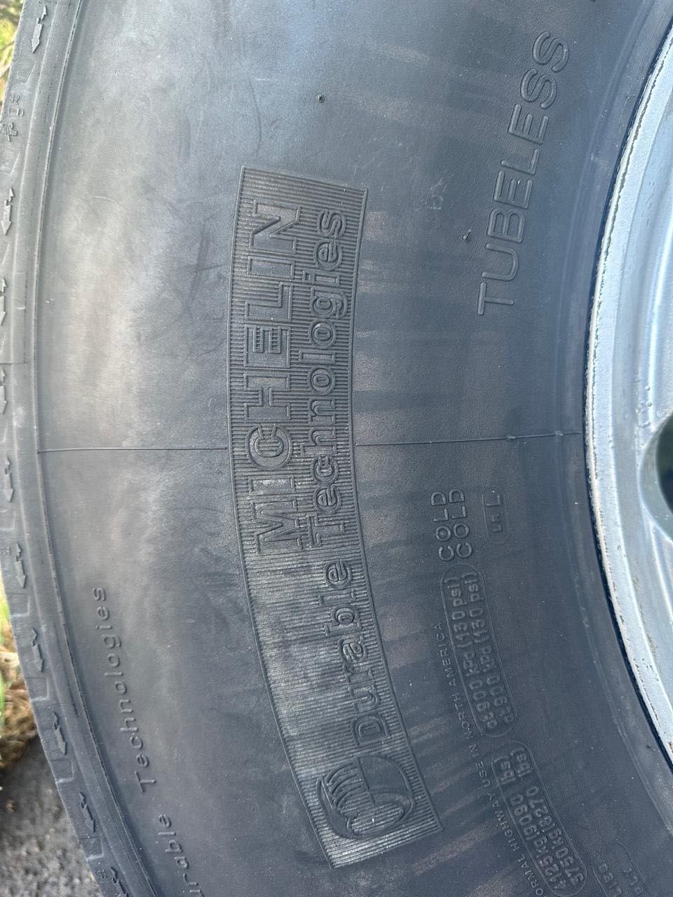 Продам шини 315/80/22.5 Michelin