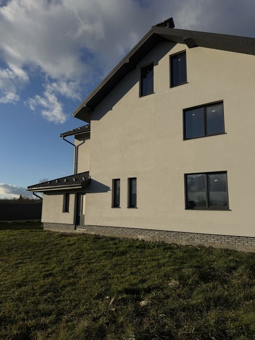 Будинок в горах біля Франківська