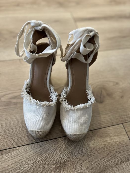 Espadryle beżowe na koturnie H&M 37 wiązane rattan