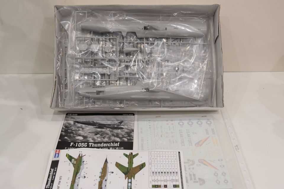 HobbyBoss F-105G ThunderChief 80333 + dodatki