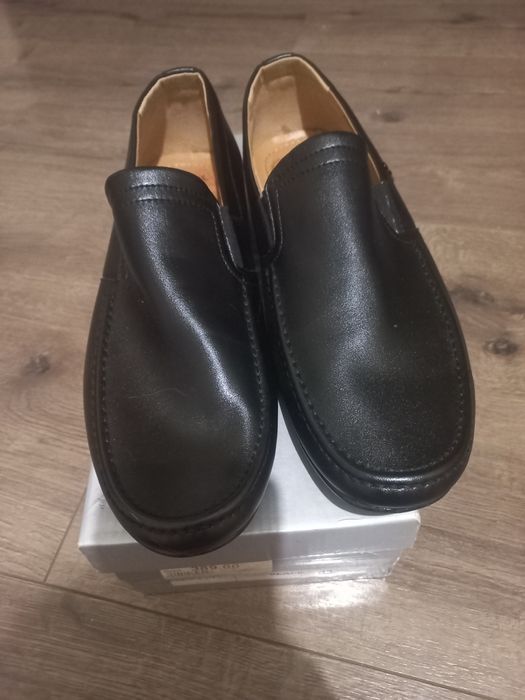 Продам чорні чоловічі лофери
