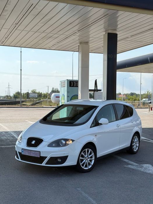 Seat Altea XL 2010 года 1.6 газ бензин