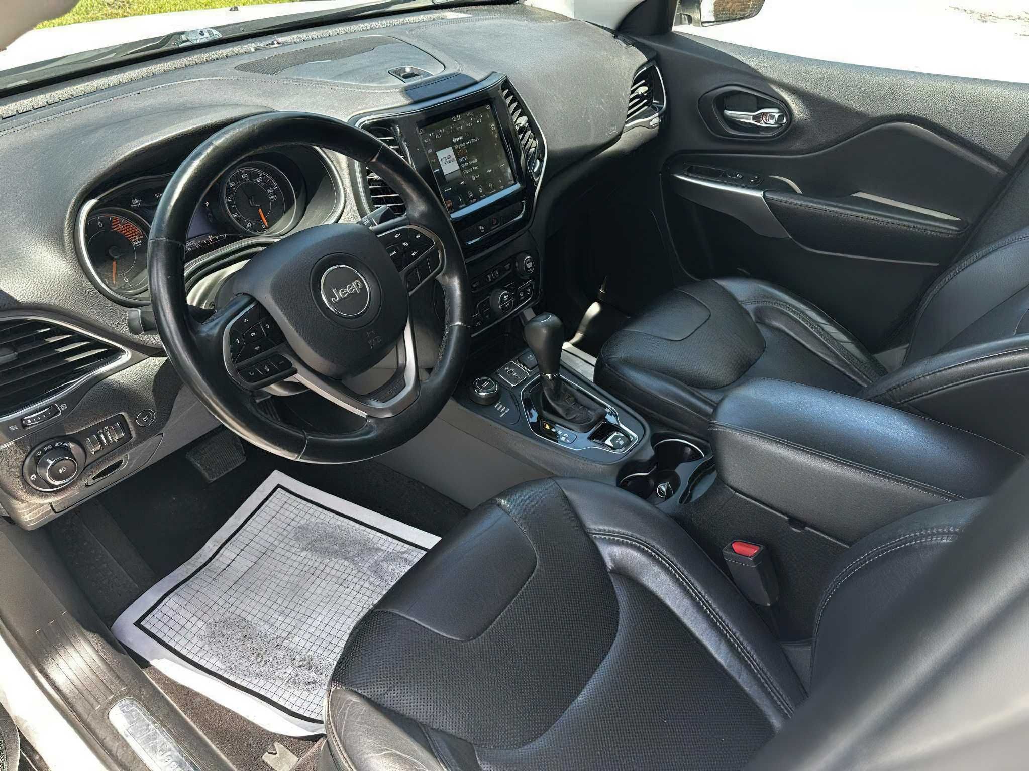 Jeep Cherokee      2019