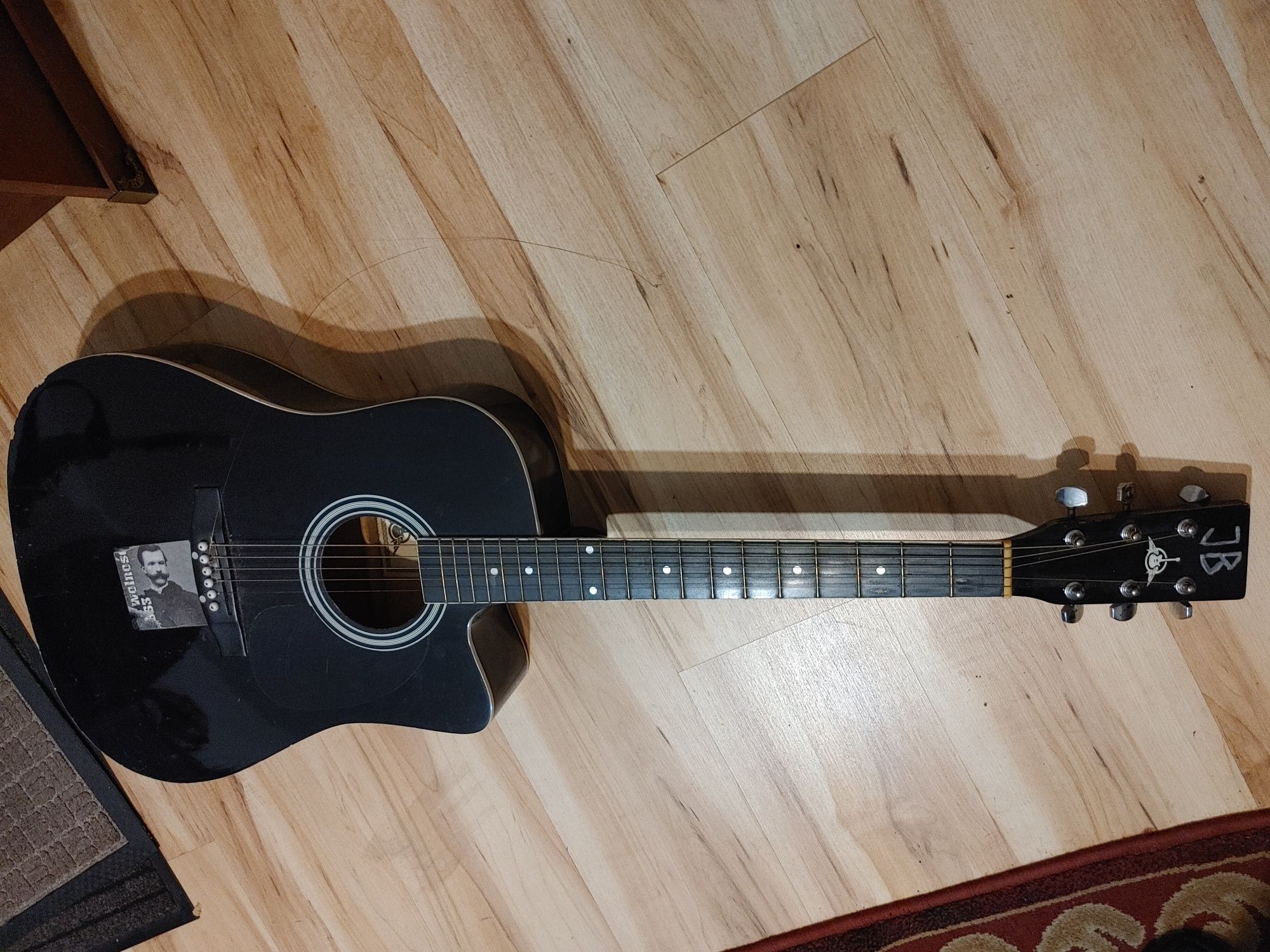 Sprzedam gitarę akustyczna