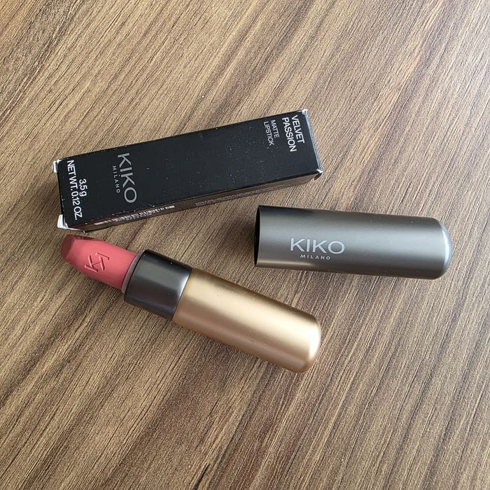 Matowa pomadka Kiko Milano 303 velvet passion