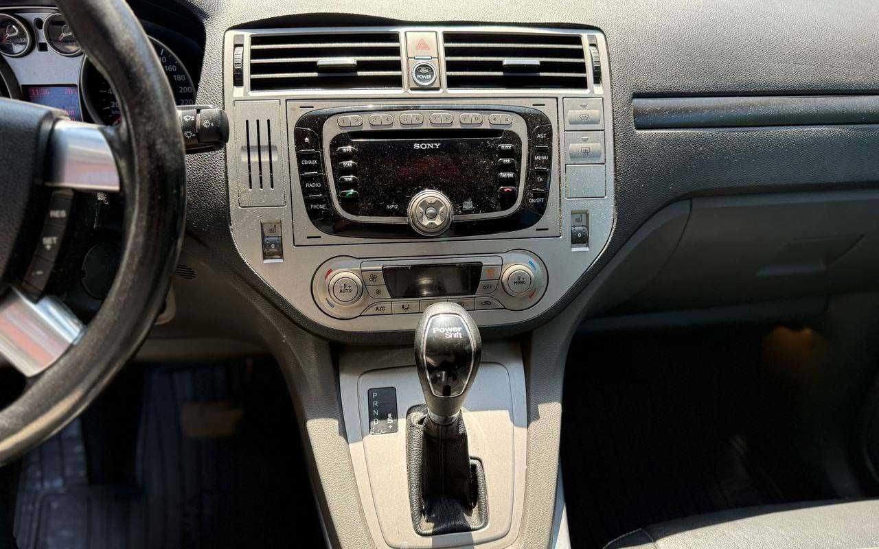 Ford Kuga 2012 року