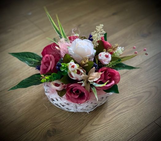 Dekoracja kwiatowa bukiet flower box stroik wiązanka do ogrodu na grób