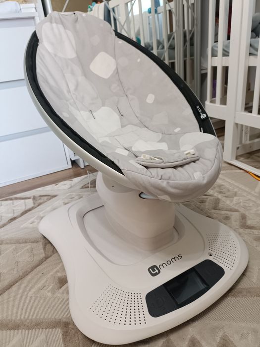 Заколисуючий цент 4moms mamaRoo