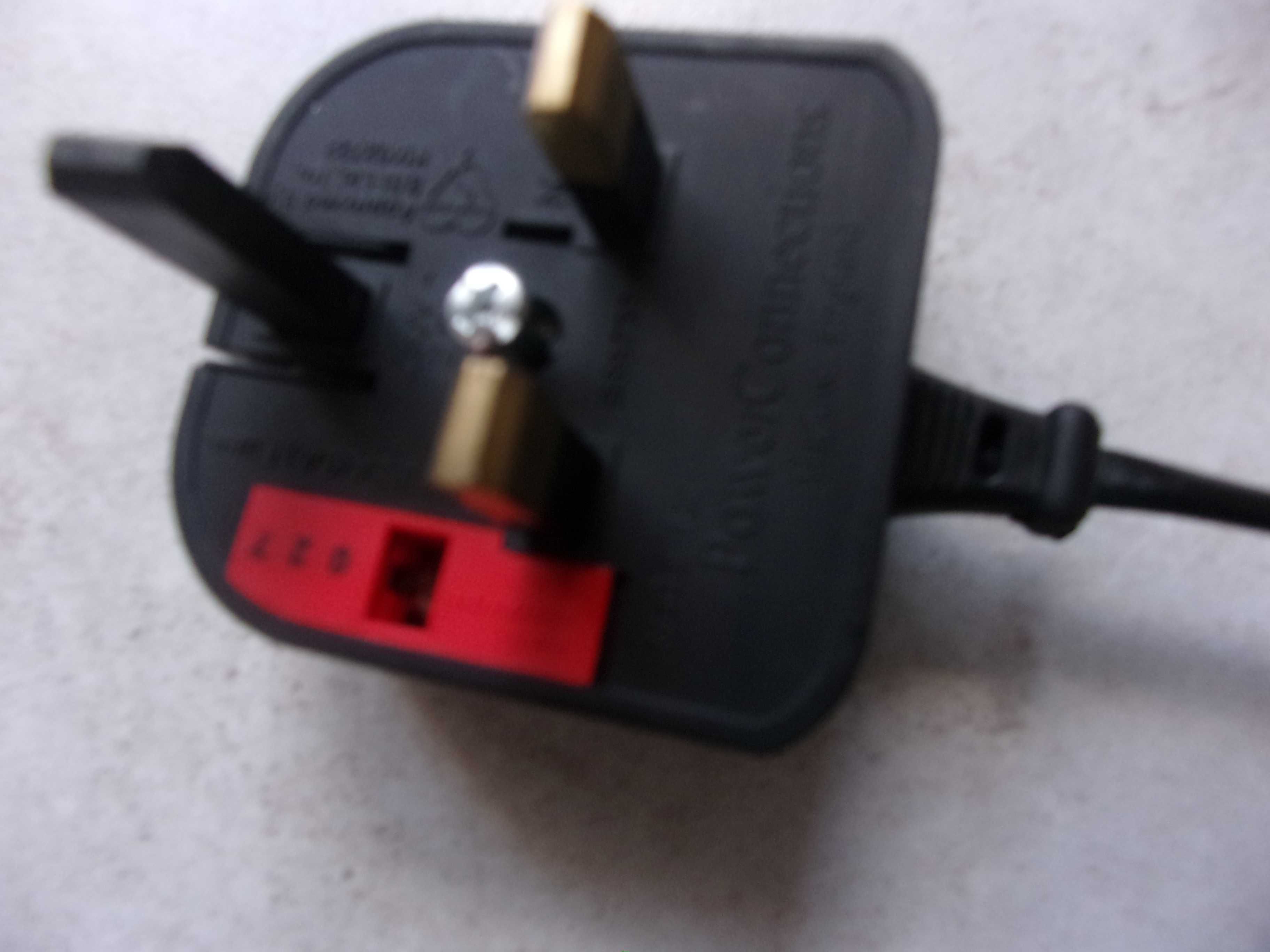 Adapter sieciowy FUSED z EU na UK czarny ANGIELSKI