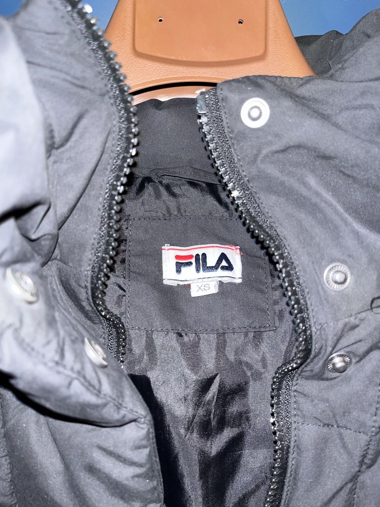 Жіноча куртка Fila