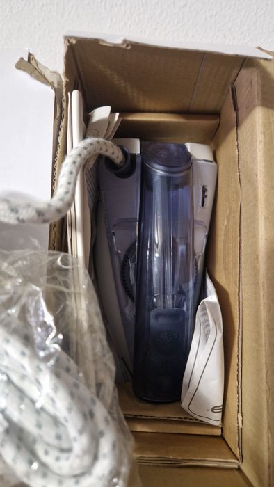 Ferro de viagem Rowenta novo