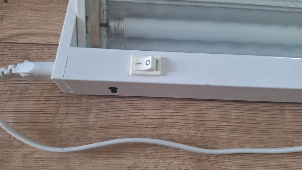 Oprawa podszafkowa energooszczędna świetlówkowa elektro meble kuchenne