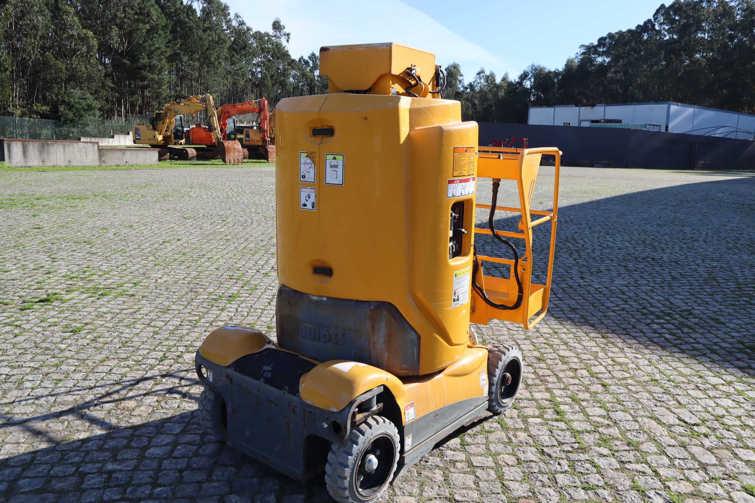 2014 Haulotte Star 10-1 (10 m) Vertical Mast Lift Platafor. Elevatória