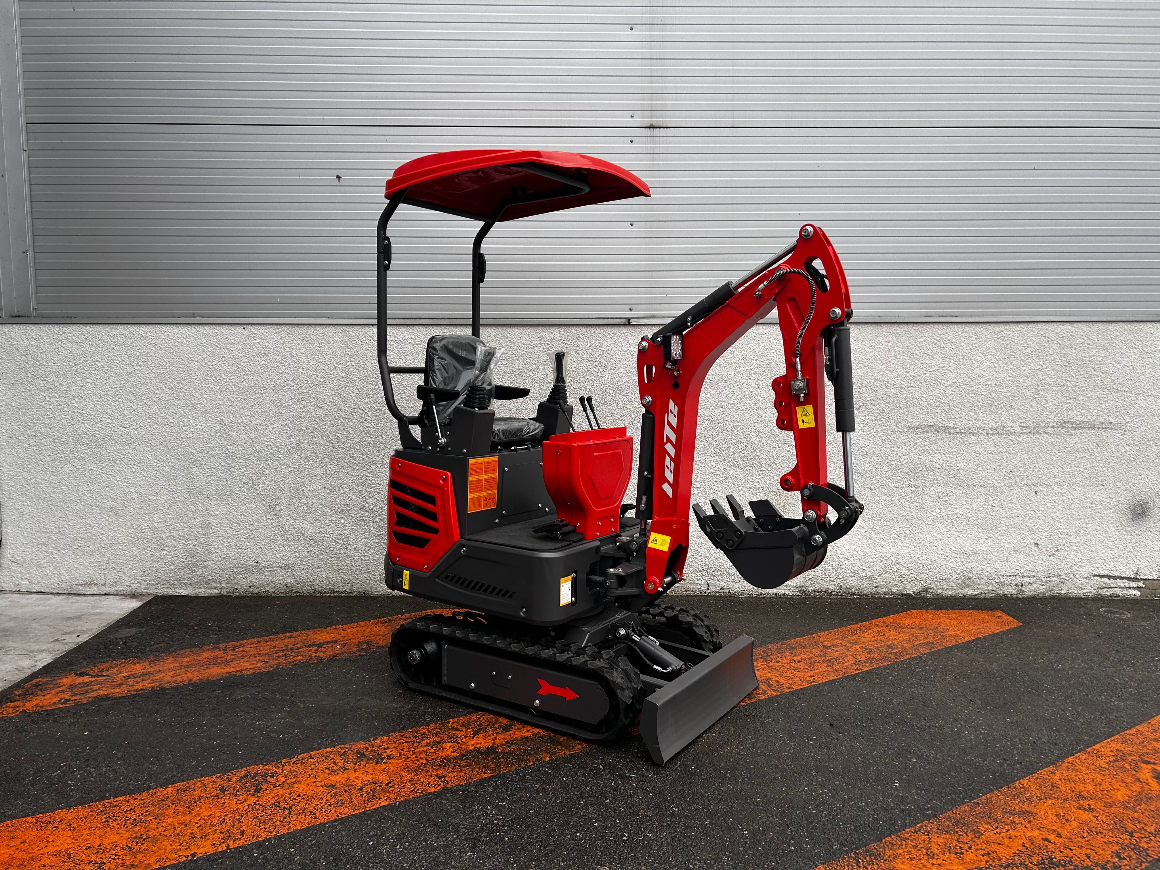 Mini escavadora giratórias / 1200 kg / com manete nos apoios de braço