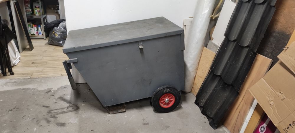 Skrzynia metalowa na narzędzia