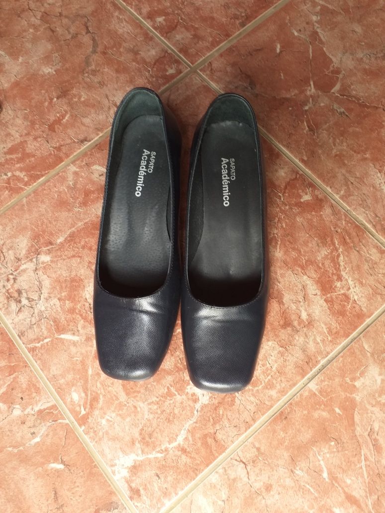 Sapatos do traje acadêmico