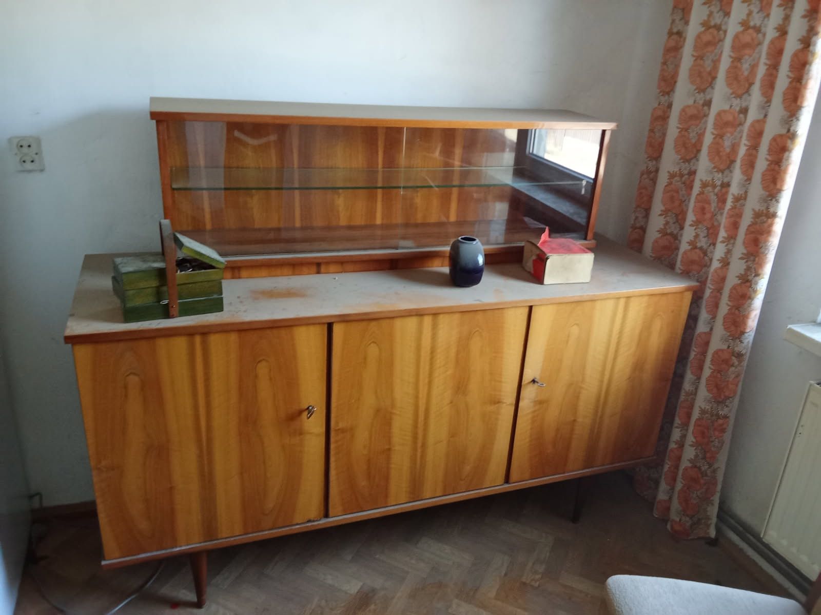 Sprzątanie Garaży Wywóz Gabarytów Kontenery na odpady Działka Kontener