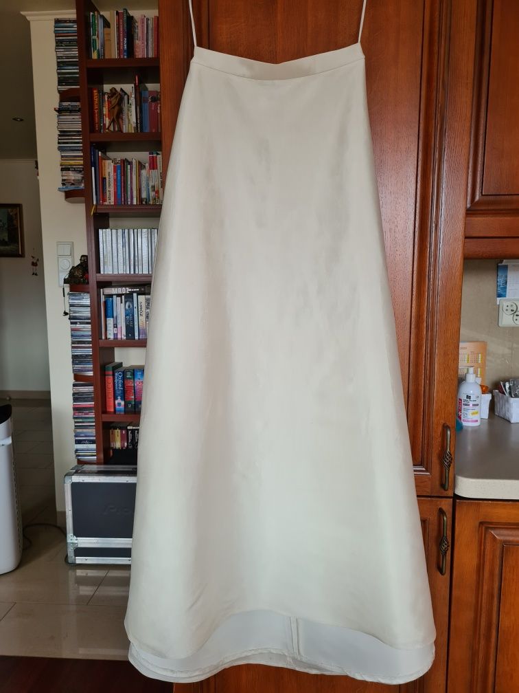 Suknia ślubna z surówki jedwabnej