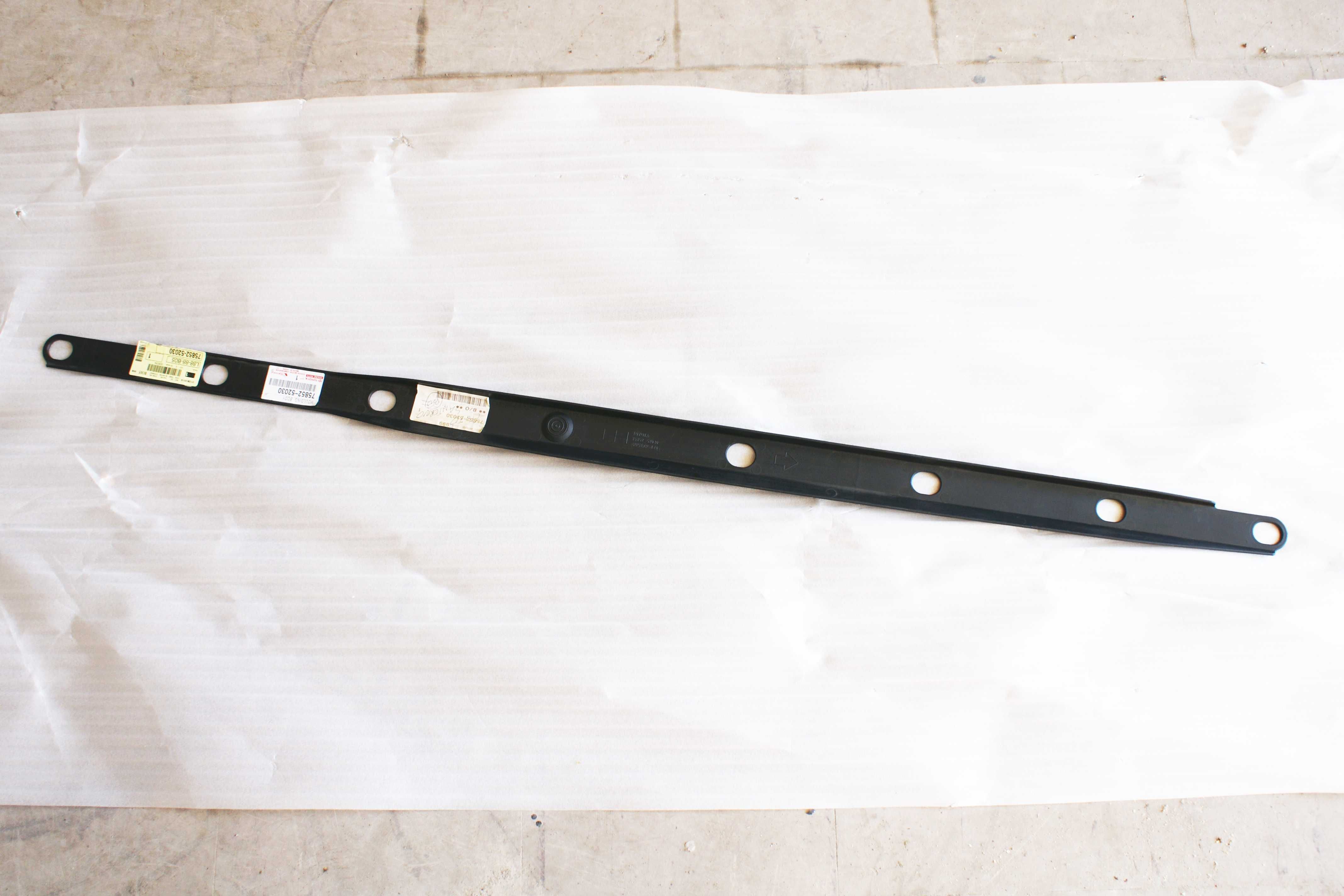 Listwa osłona progu progowa lewa OE TOYOTA YARIS II 08/2005-05/2011