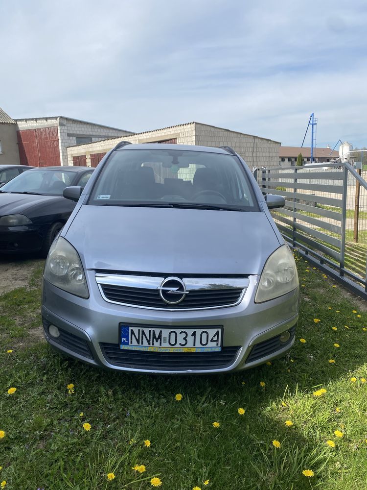 Opel Zafira B 2.2