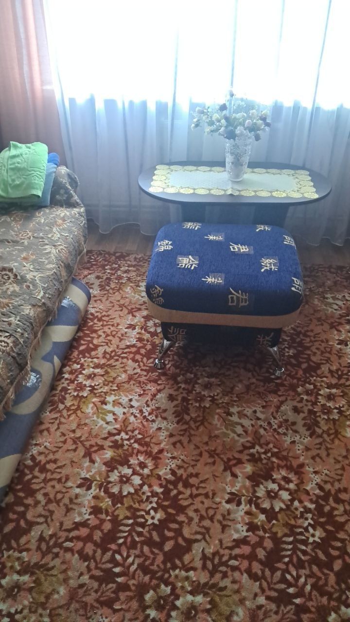 Двоспальний диван+пуф