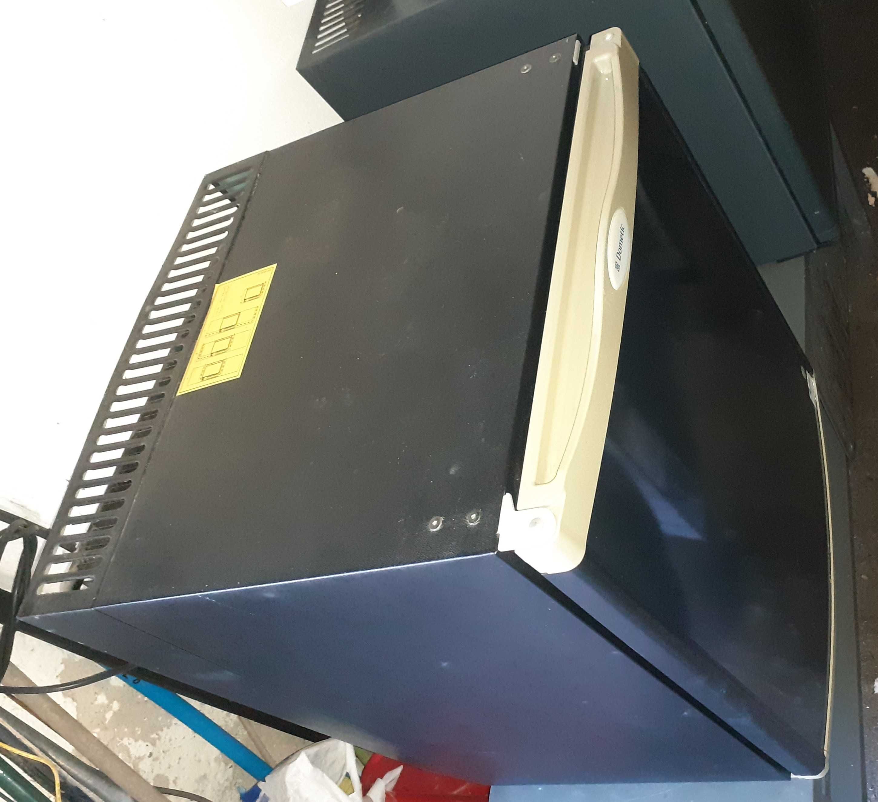 Lodówka z Zamrażalnikiem 56 L Dometic mf 20 60 Absorpcyjna Kamper gaz