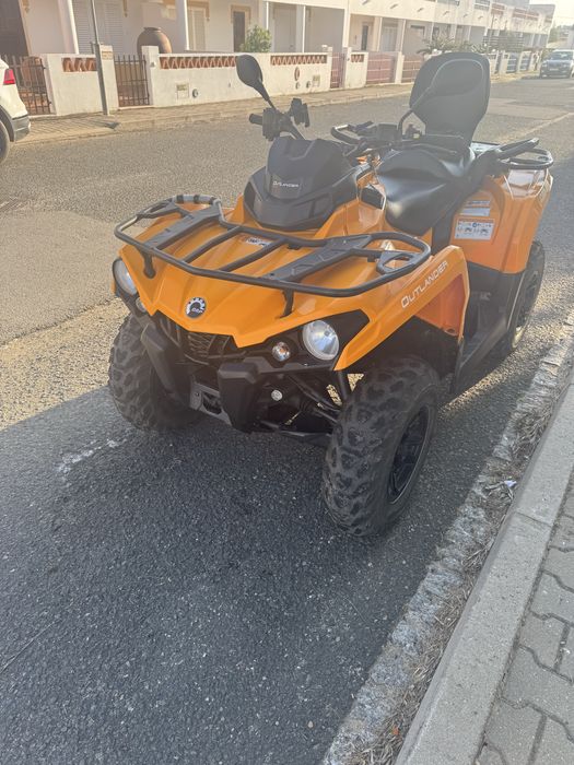 Moto 4 Can Am 570 como nova
